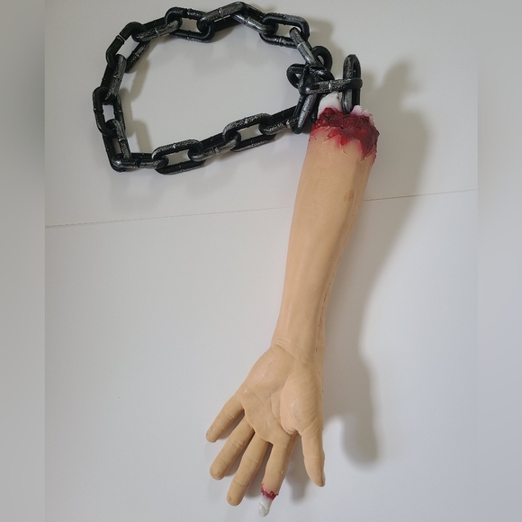 💀SEVERED ARM with Attached Faux Chain Halloween Prop Decoration - Picture 4 of 7